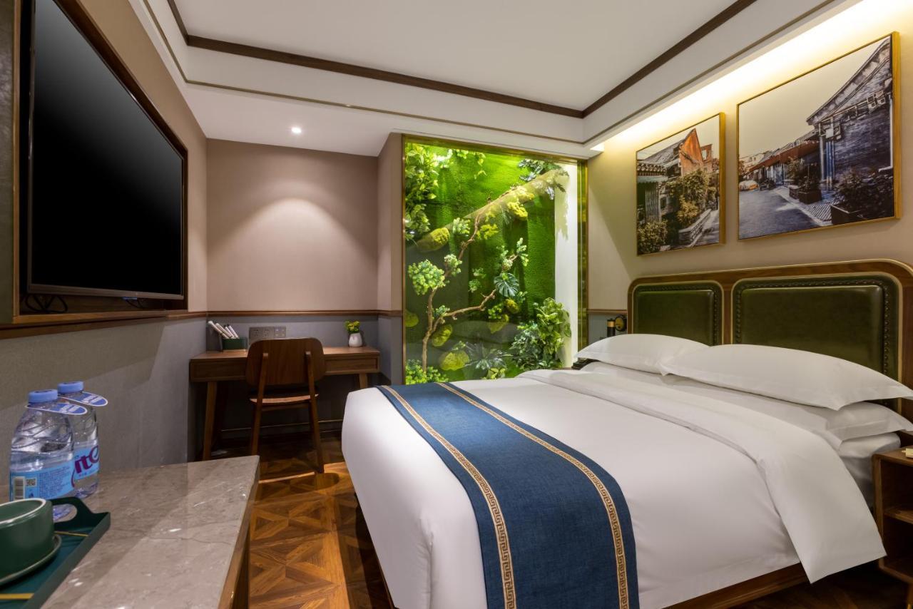 Time Traveller Boutique - Near National Olympic Sports Center , National Stadium , Olympic Forest Park , China Ethnic Museum, Guanzhuang Subway Station, Free Laundry, Free Customized Tour Itinerary