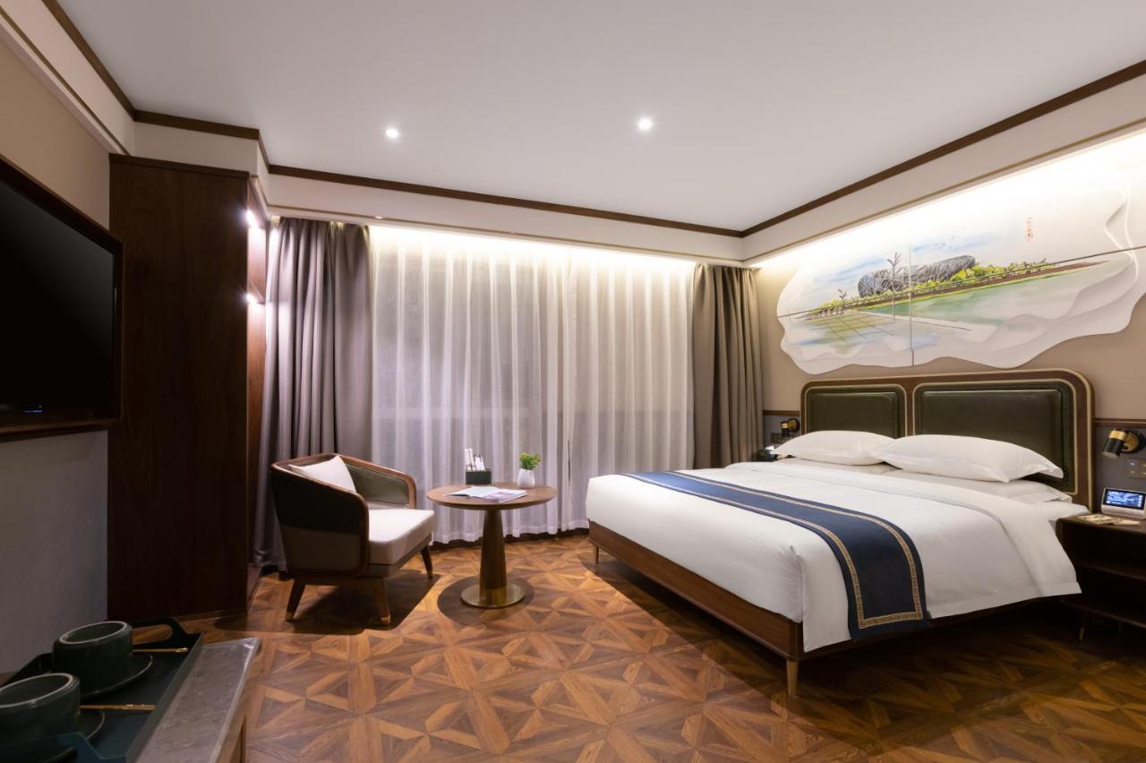 Time Traveller Boutique - Near National Olympic Sports Center , National Stadium , Olympic Forest Park , China Ethnic Museum, Guanzhuang Subway Station, Free Laundry, Free Customized Tour Itinerary 4* Beijing