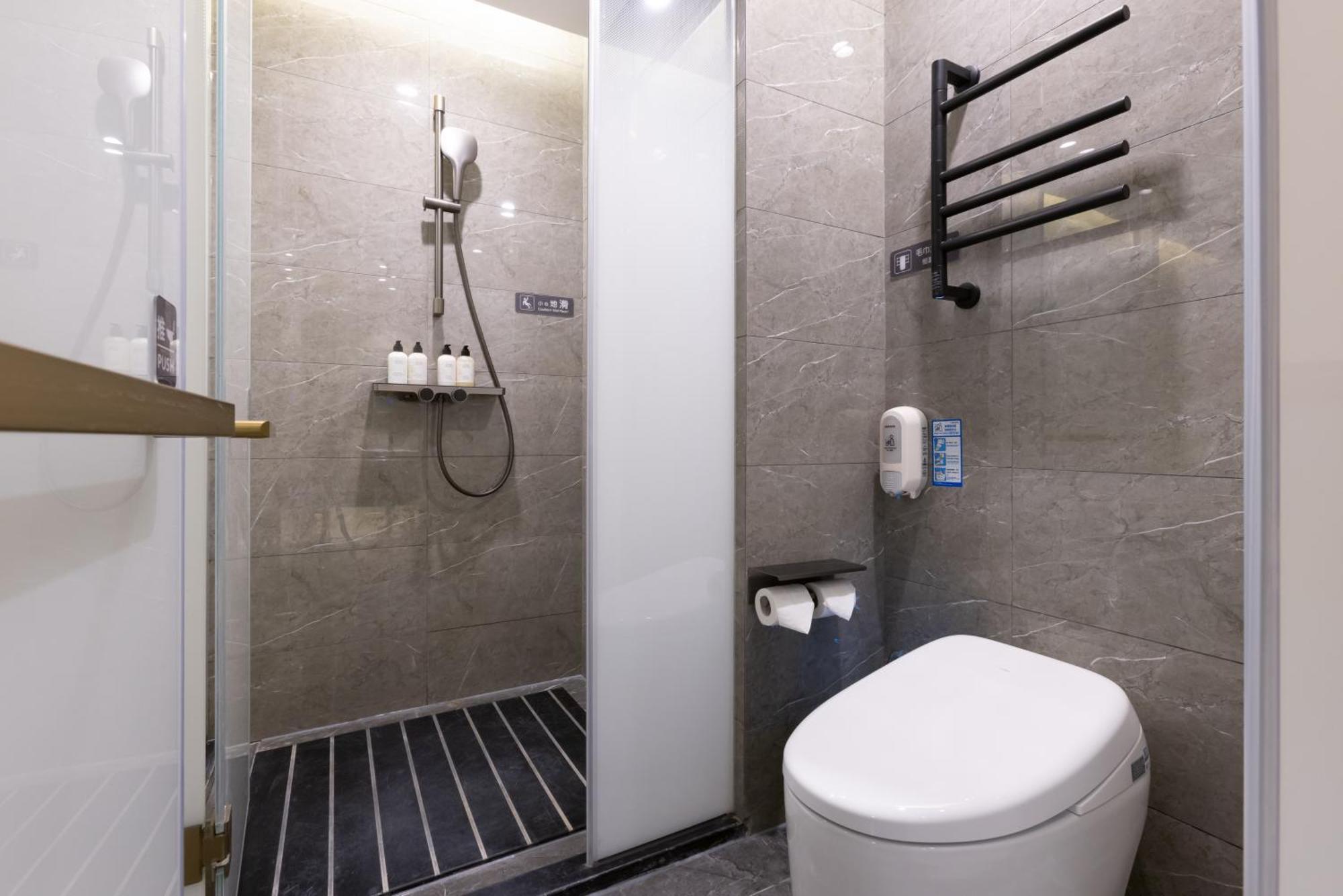 Hotel Time Traveller Boutique - Near National Olympic Sports Center , National Stadium , Olympic Forest Park , China Ethnic Museum, Guanzhuang Subway Station, Free Laundry, Free Customized Tour Itinerary 4*