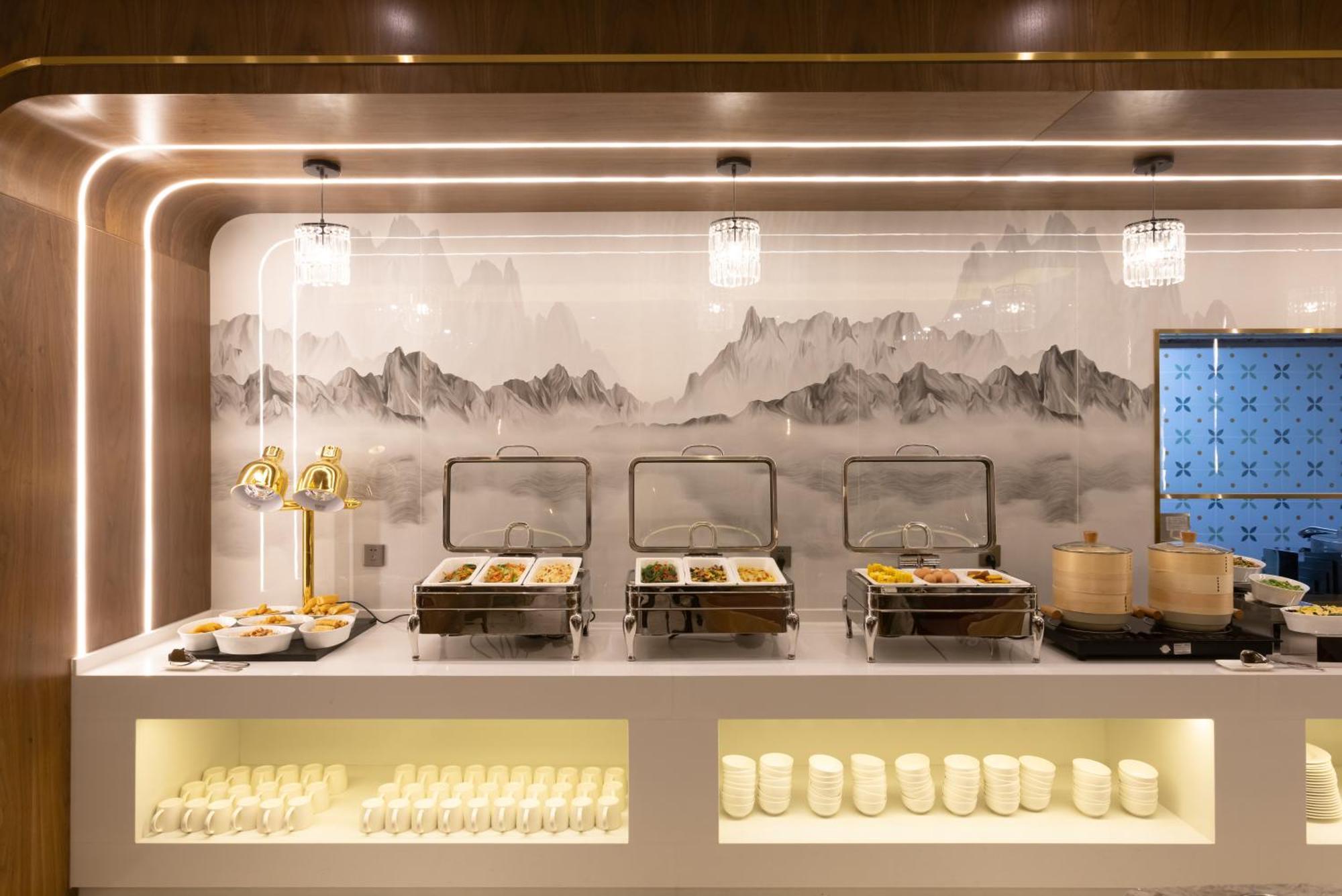 Time Traveller Boutique - Near National Olympic Sports Center , National Stadium , Olympic Forest Park , China Ethnic Museum, Guanzhuang Subway Station, Free Laundry, Free Customized Tour Itinerary 4*