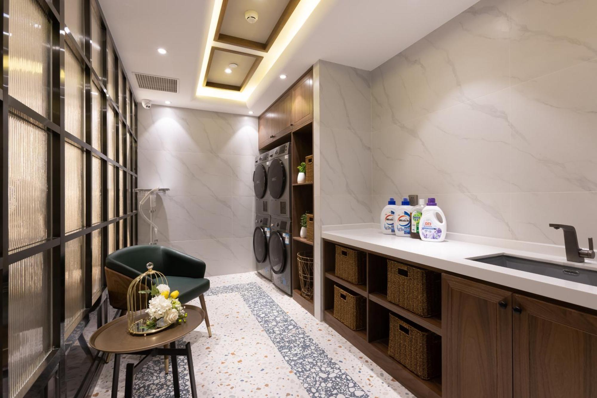Time Traveller Boutique - Near National Olympic Sports Center , National Stadium , Olympic Forest Park , China Ethnic Museum, Guanzhuang Subway Station, Free Laundry, Free Customized Tour Itinerary Beijing